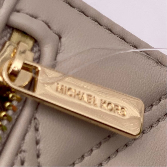 Michael Kors Large Trifold Wallet Light Sand - Picture 10 of 12